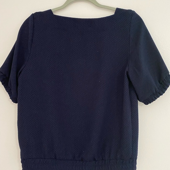 Harlowe & Graham Women’s Navy Top - Picture 3 of 3